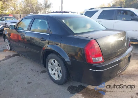 2006 Chrysler 300 из США, поврежденный, VIN 2C3KA43R16H281628